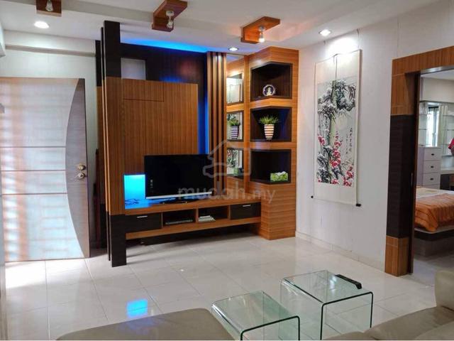The Embassy Suites (Duta Impian) 1
