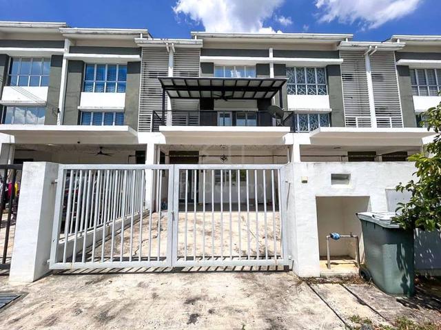 20x65 RENOVATED 3 Storey Azalea Bukit Rahman Putra Sungai Buloh 1