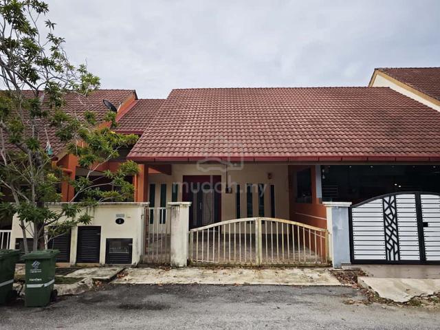 Rumah Teres Bandar Putra, Tanjung Lumpur Kuantan 1