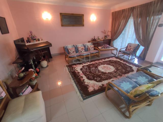 Renovated Double Storey Terrace At Taman Brown Near Middleton Condo 1