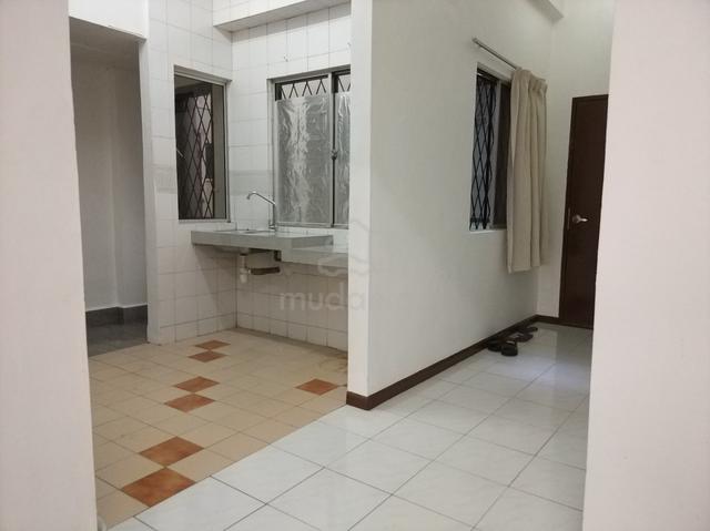 Api-Api Apartment 1