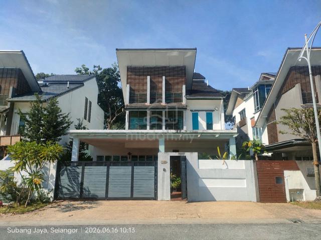 Renovated Zero lot Bungalow 1