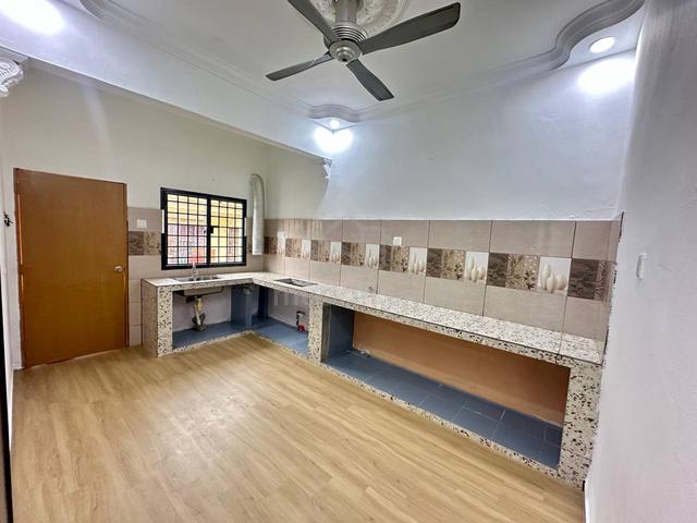 【Fully Renovated】Kota Masai Jln Nenas Single Storey 20x65 Pasir Gudang 3