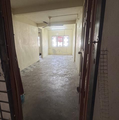 Flat PKNS Seksyen 7 Shah Alam 1