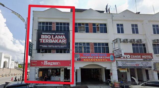 End Lot Kuala Selangor Town 3 Storey Shoplot for Rent 1
