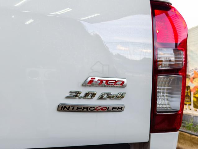 ISUZU D-MAX 3.0 A 4x4 LEATHER REVCAM DMAX PERFECT - 5