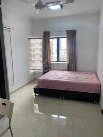Middle Room with Private bathroom (Sublet) 1