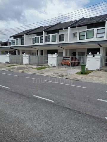 Room for rent in Double storey house 1