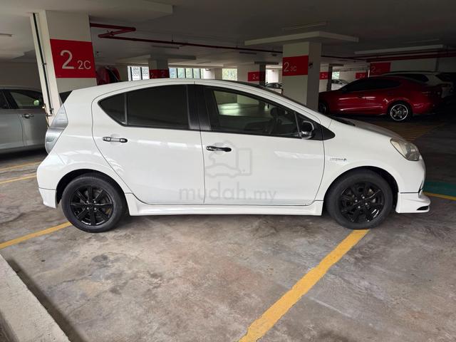 2014 Toyota PRIUS C 1.5 TRD SPORTIVO - NEWBATT - 4