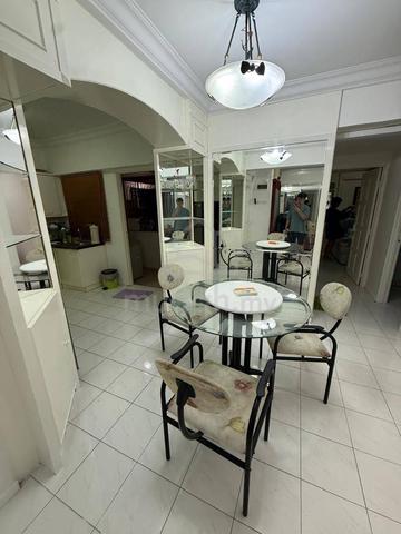 Villa Emas 1