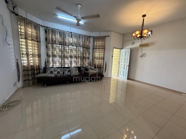 COZY Taman Dahlia SemiD 4 bedrooms Ixora M Senyum in Salak Tinggi 1