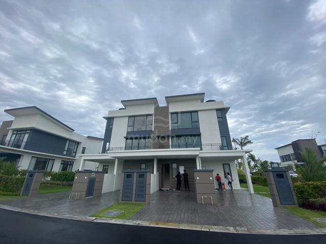 New Landed [Town Villa] Semenyih Town [Freehold] Full Loan [Promo] 1