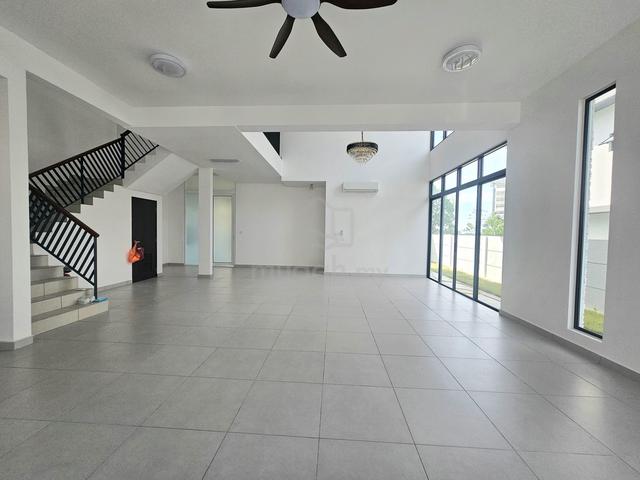 BRAND NEW Freehold 3 Storey Semi-D, Residensi Bukit Orkid Cheras 1