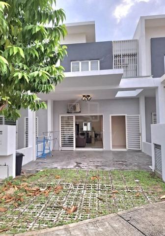 Double Storey Terrace Casa Green Cybersouth 1