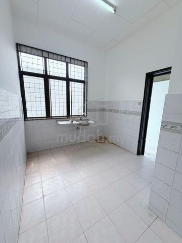 Taman daya,jalan rumbia, single storey,below market value, first home 1