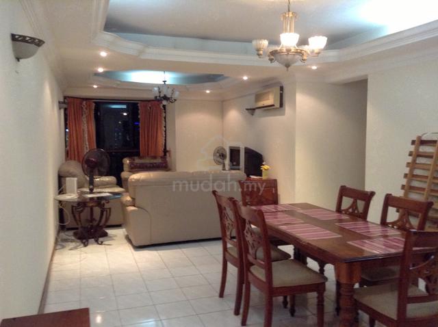 Middle Female single room Bistari wtc lrt mrt bus KLCC TRX GHKL Intern 1