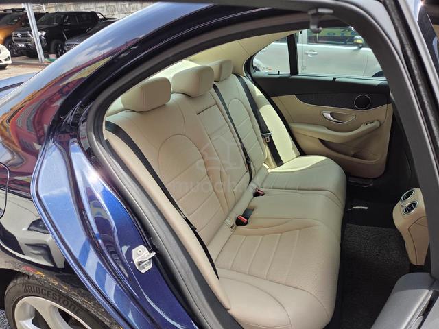 2017 MERCEDES BENZ C200 2.0cc AVG (FREE 2 YR WRTY) - 4