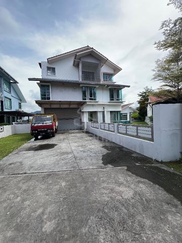 Two And Half Storey Safira Villa Corner Lot Bunglow 1