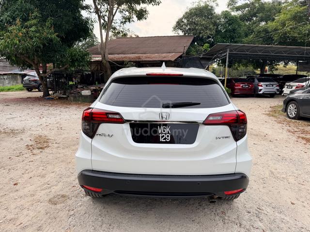 Honda HR-V 1.8 V Facelift Car king(A)-21 - 3