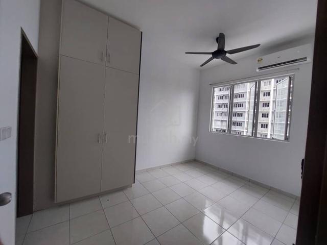 For Sale Idaman Abadi MID FlOOR UNIT BLOCK C FACING SWIMMING POOL ...