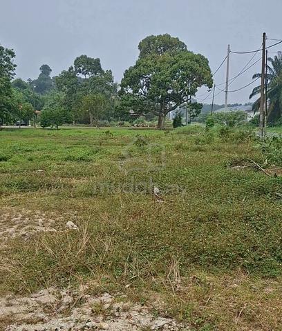 Dekat Jalan Besar [Lot Rumah + Kebun] Pt Amal Muar Johor 1