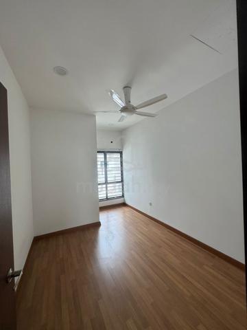 Bukit Raja 20x70 2 storey kyra lyra lumira ayra persada cabinet 1