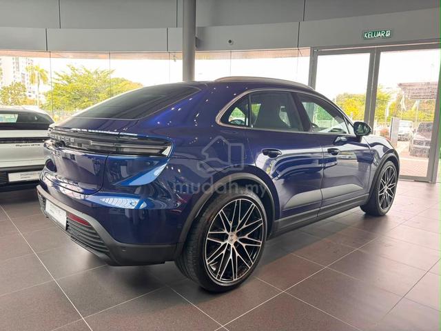 2024 /2025 Porsche MACAN 4 EV - 2