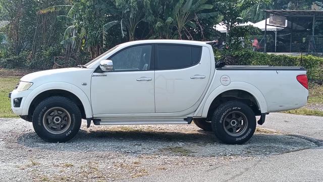 2013 Mitsubishi TRITON 2.5 RA KB4TGJRXZR FACELIFT - 2