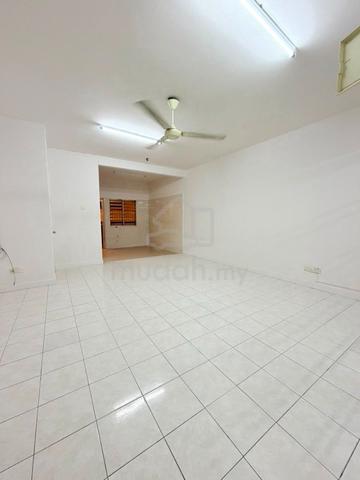 Prime Location & Good Value Refurbished 2 Sty Bandar Botanic Klang 1