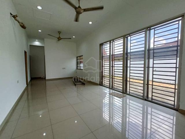 JB Town area , Taman Majidee , single storey Detached house for Rent 1