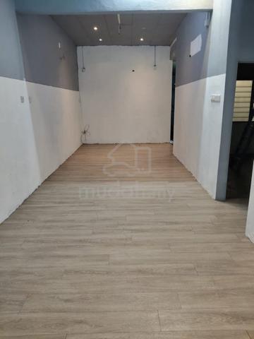 Single Storey Terrace at Taman Lip Sin, Unfurnished 1