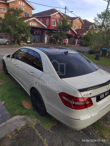 2011 Mercedes Benz E250 CGI BlueEFCY - 5
