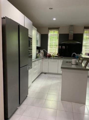 Beautiful 7-Room Bungalow for Sale – Great for Care Home or Boutique 1