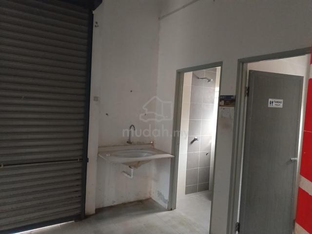 Jelapang facing main road double storey shoplot 5