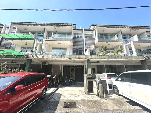 [Walking Distance MAHSA Uni & CityLink] Townhouse Desa Saujana 2 1