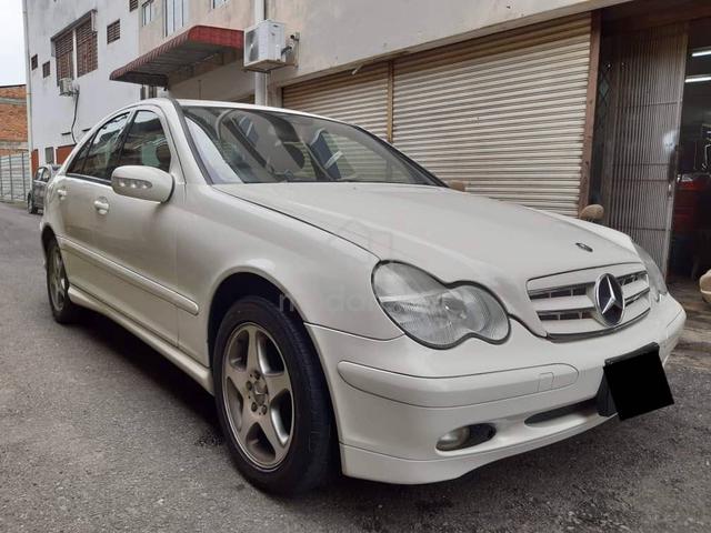 Mercedes Benz W203 C200 Kompressor 2.0 (A) - 1