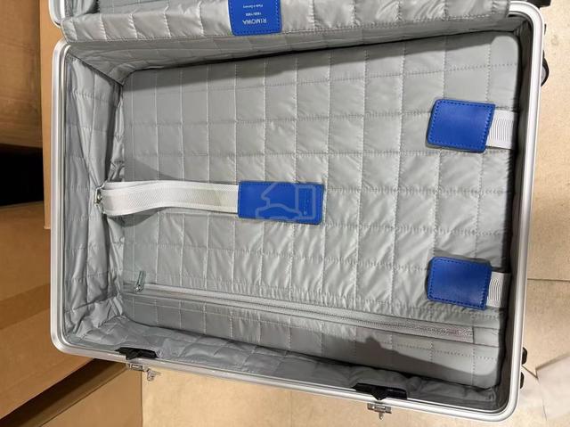 rimowa Classic Aluminum Grid Cabin luggage - photo 5 of 6