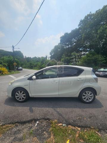2013 Toyota PRIUS C 1.5 (HYBRID) NHP10R (A) - 3