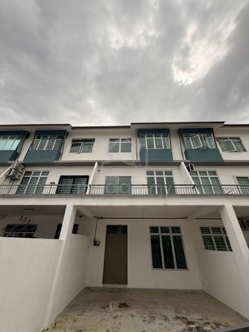 FOR RENT 3sty unit SCIENTEX KUNDANG JAYA+NEAR2HIGWAY+NEWUNIT+BIGUNIT++ 1