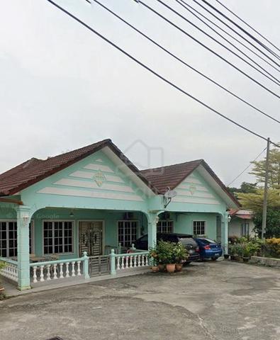 puchong , kampung bersatu ,single storey house for rent staff hostel 1