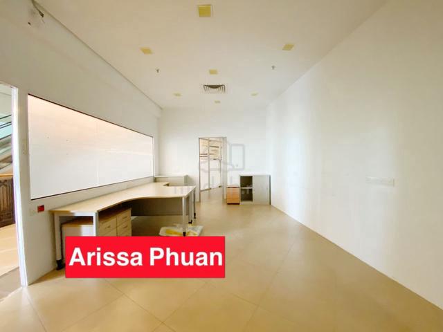 Office Space for Rent – Tanjung Tokong 516 Sqft corporate office 1