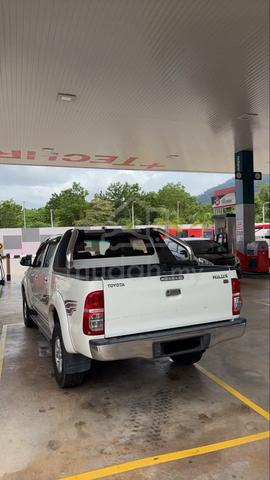 2011 Toyota HILUX 2.5 G (A) - 4