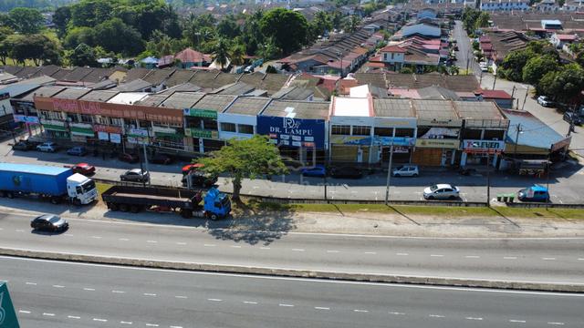 FACING MAINLOAD Shoplot Taman Kemuning Kulim For Sale 1