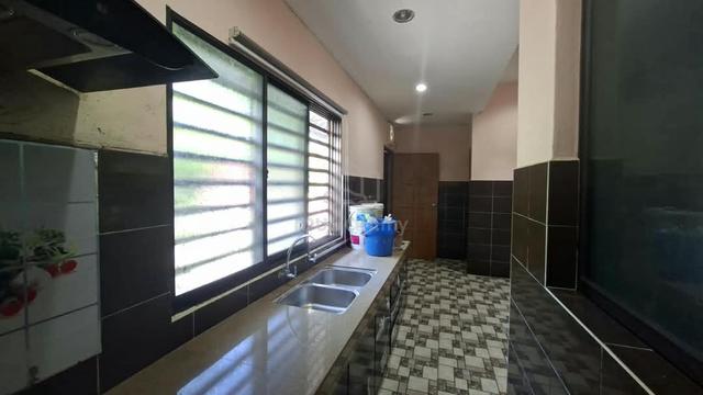 285 Rumah Teres Setingkat Renovated di Batu Gajah 1