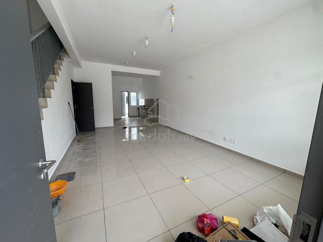 Aster Heights tropicana Gelang patah 2 storey house for rent 1
