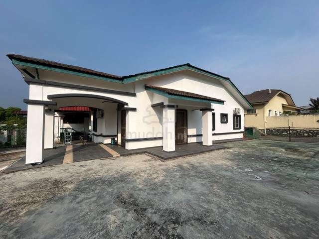 Corner Single Storey Terrace House Bukit Indah For Rent 1