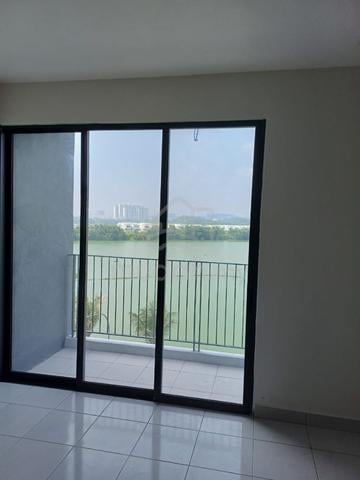 E Island Lake Haven 1