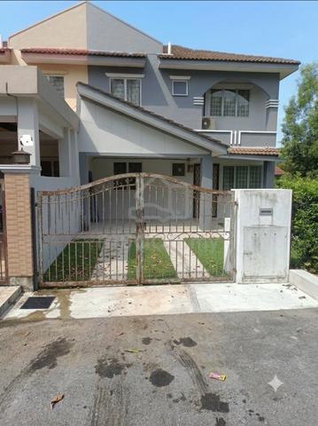 Corner lot 2nd Stry Cluster (Big land 5000 sqft) Taman Puchong Perdana 1