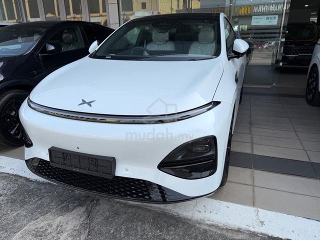 2025 Xpeng G6 AWD LAST UNIT WHITE, Inte. DARK GREY - 2