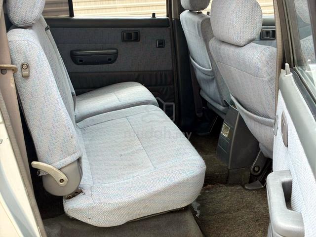 2001 Toyota UNSER 1.8 GLi M - 5